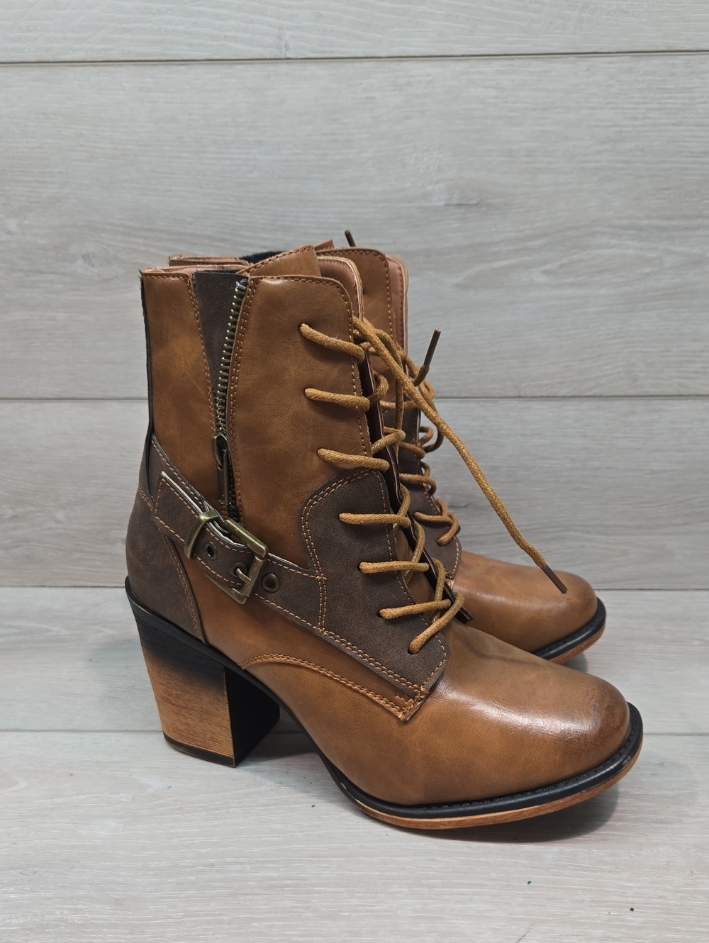 Pierre Dumas Women High Top Lace Up Heels Boots Shoes Sz 8